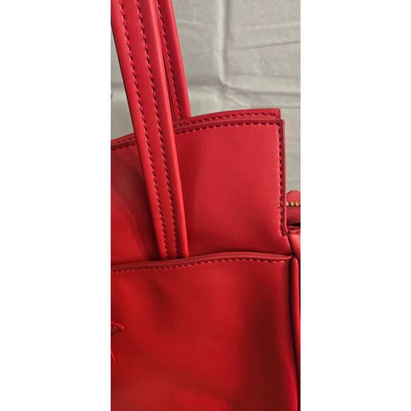 bobbi 70's Brooklyn Inspire Lipstick Red Ladies Bag - Picture 5 of 12